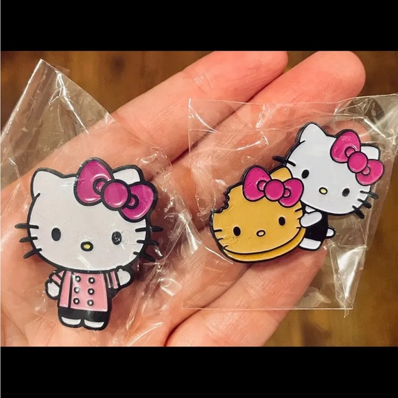 Ships tomorrow! Hello Kitty Cafe Enamel Pin Set of 2 Chef Cookie - Picture 1 of 2